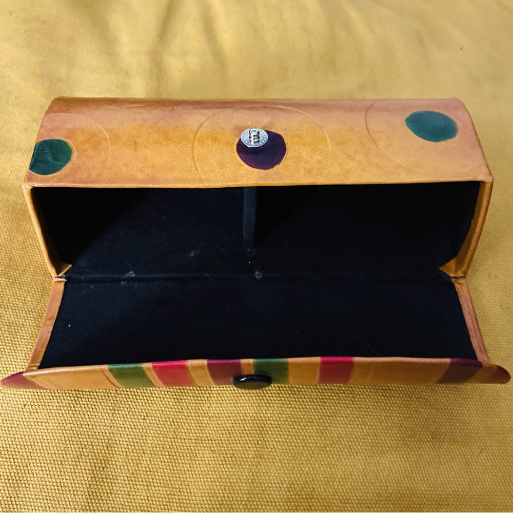 NWOT Handmade Leather Case Painted Shantiniketan Style India - Picture 3 of 3